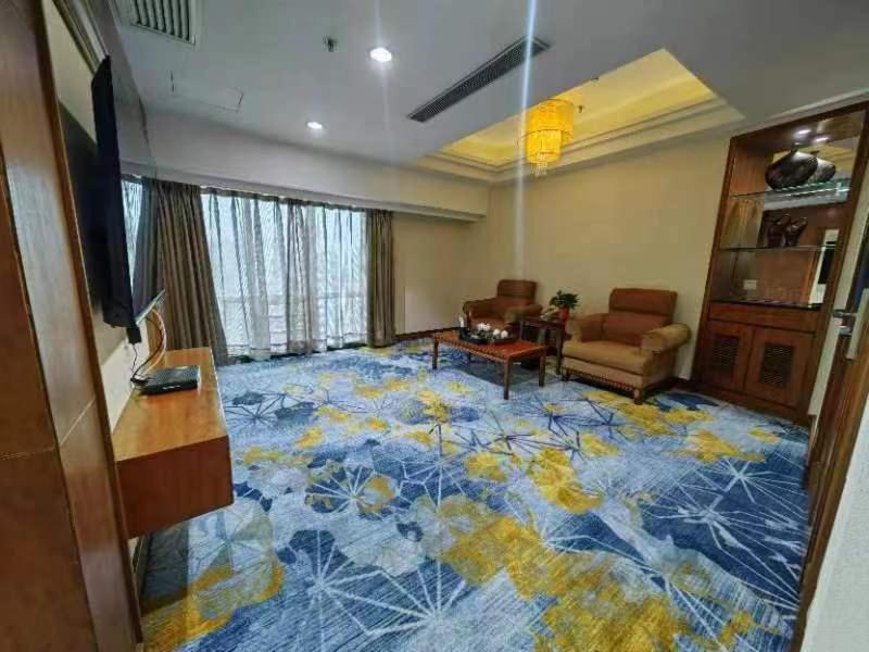 โรงแรมแกลดเดน เจียงเหมิน ภายนอก รูปภาพ