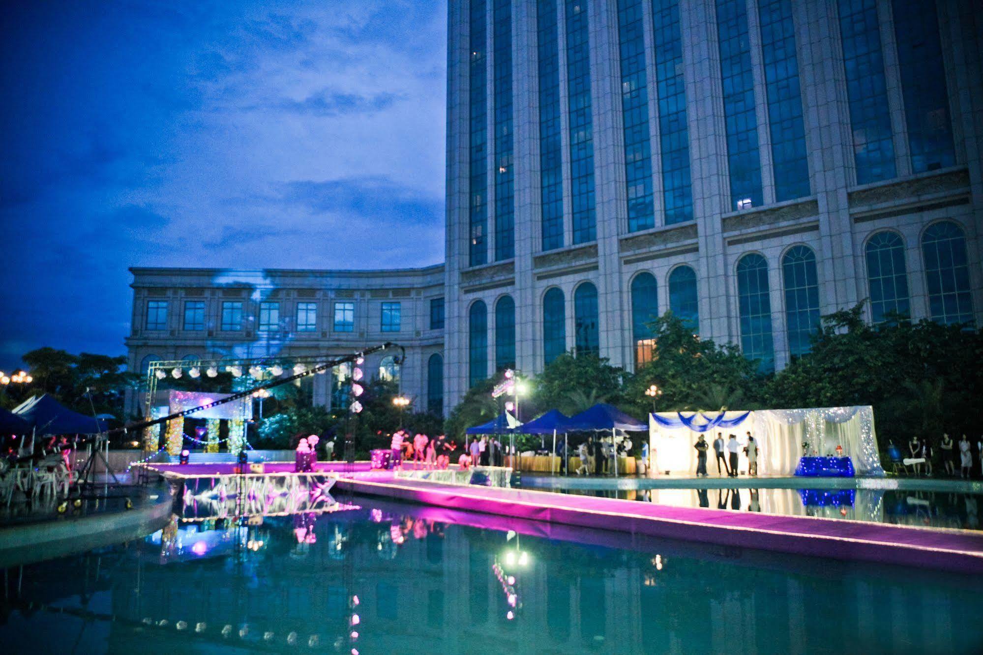 โรงแรมแกลดเดน เจียงเหมิน ภายนอก รูปภาพ